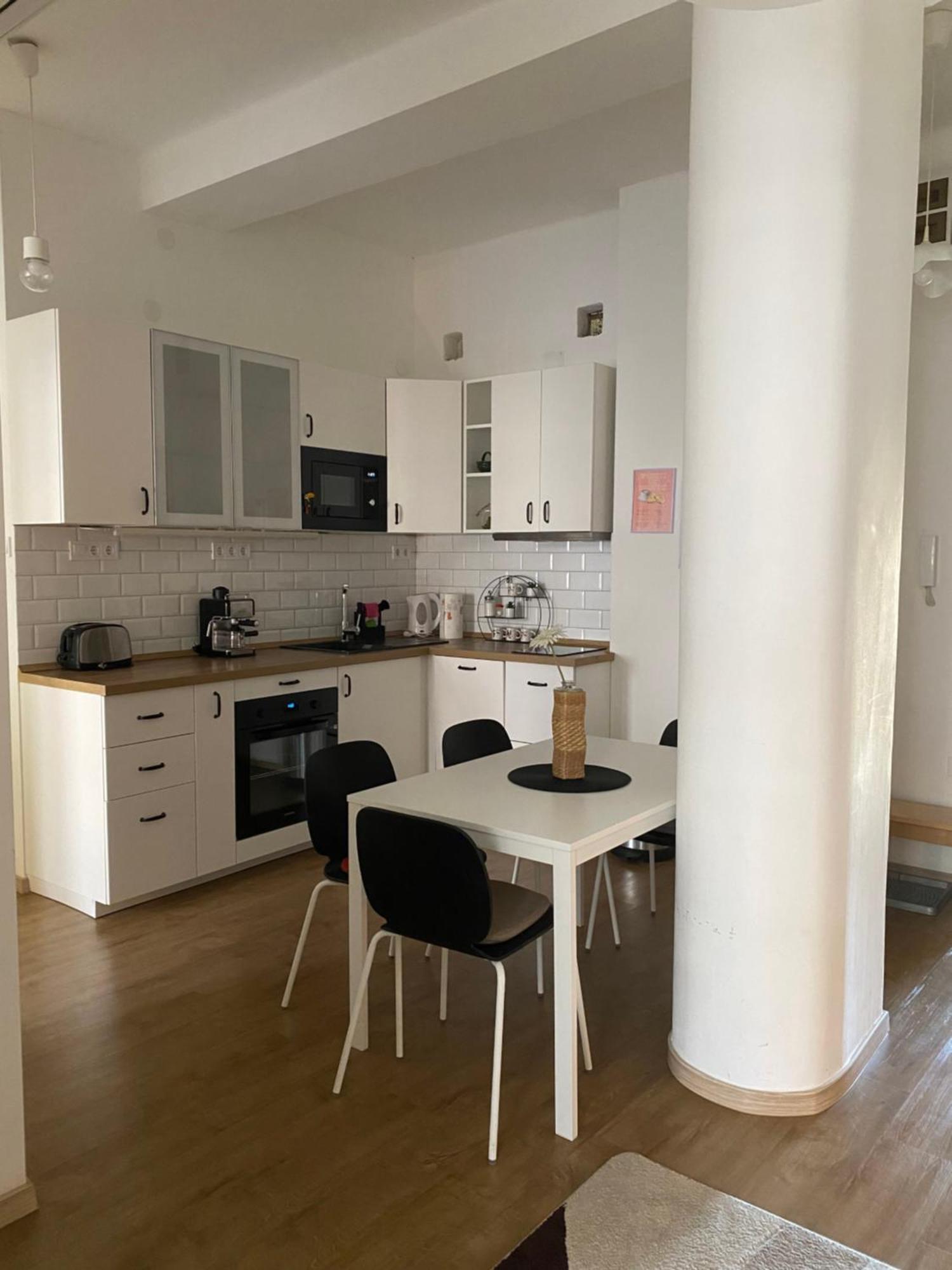 Larix Apartman Budapest Eksteriør bilde